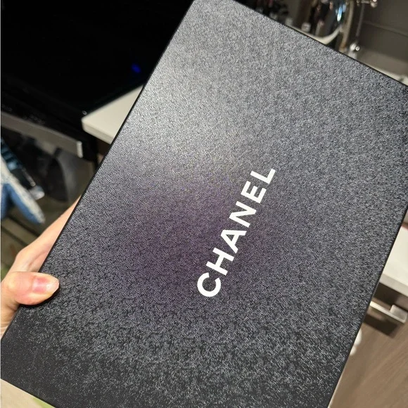 CHANEL Black and Cream Women's Slippers - Picture 4 of 5